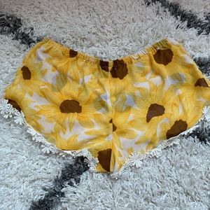 Show Me Your Mumu sunflower size large shorts